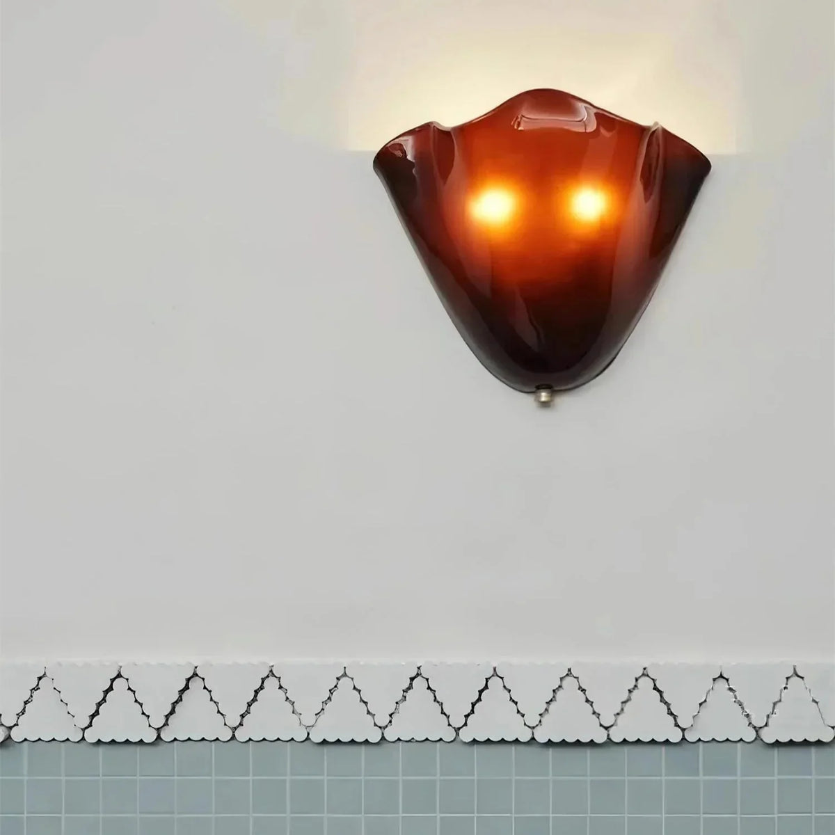 Stained Glass Wall Sconce Retro Art Deco LED with Iron Base and E14 Warm White Shade