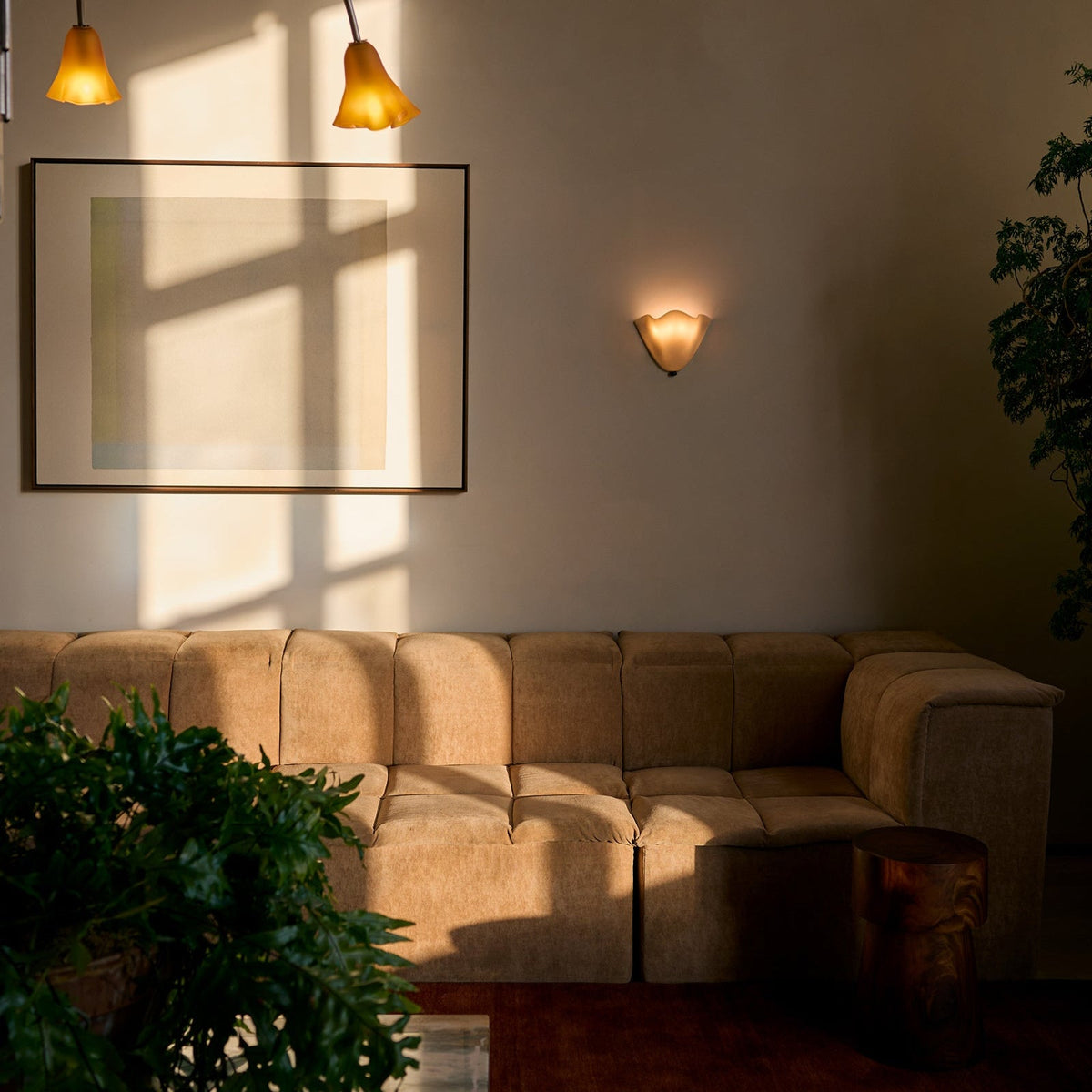 Stained Glass Wall Sconce Retro Art Deco LED with Iron Base and E14 Warm White Shade