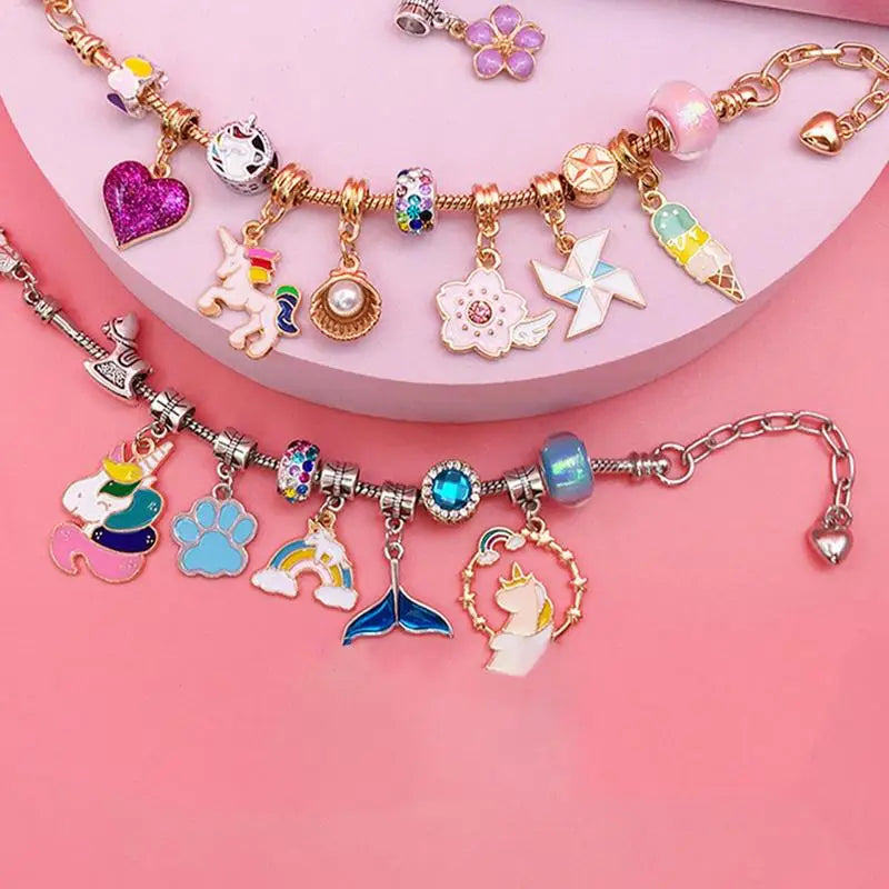 Advent Calendar Charm Bracelet Set with 22 Pieces in Seven Styles