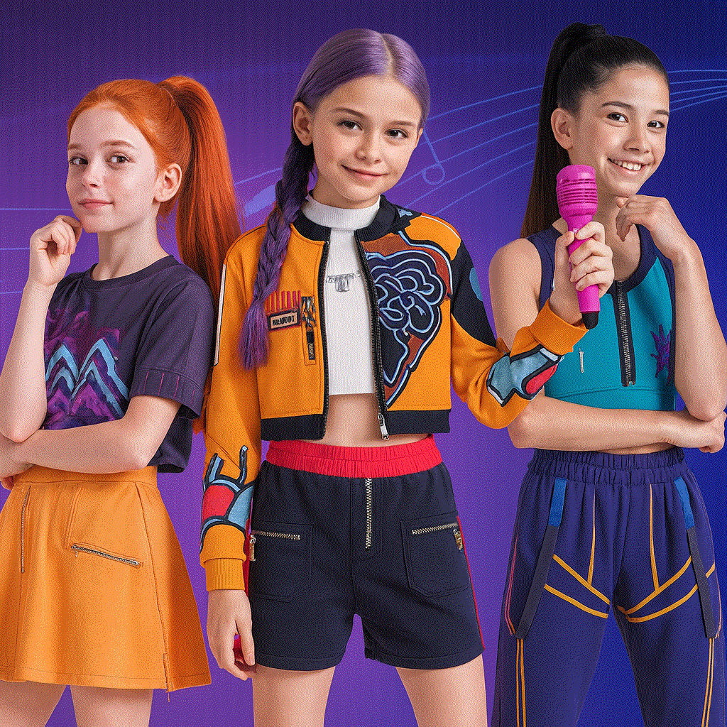 Halloween Costumes for Girls Hip Hop Dance Party with Crop Top Shorts and Joggers