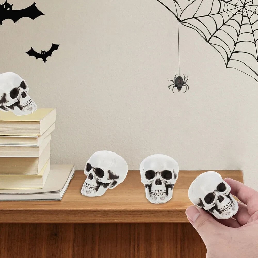 Halloween Party Decorations Mini Plastic Skull Props with Mesh Storage Bag for Indoor Outdoor