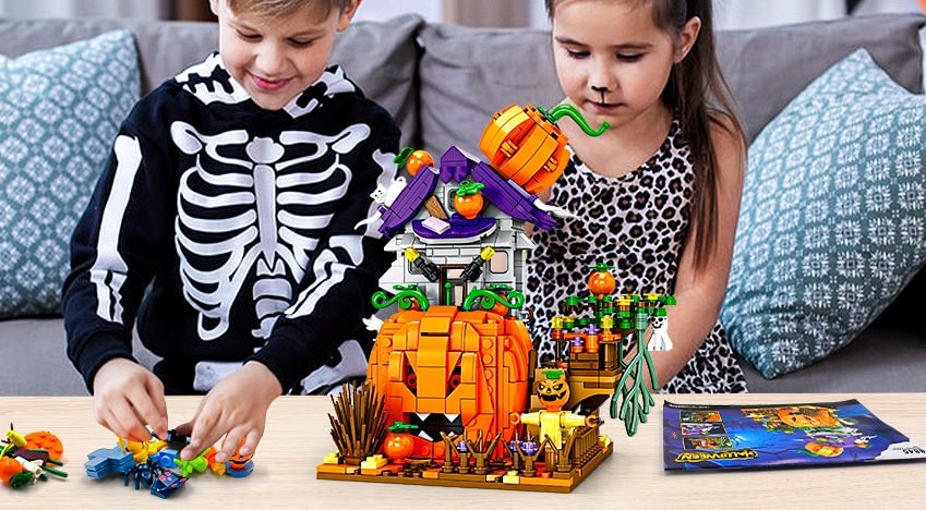 Halloween Magnetic Tiles Building Blocks Set with Pumpkin House and Spooky Figures