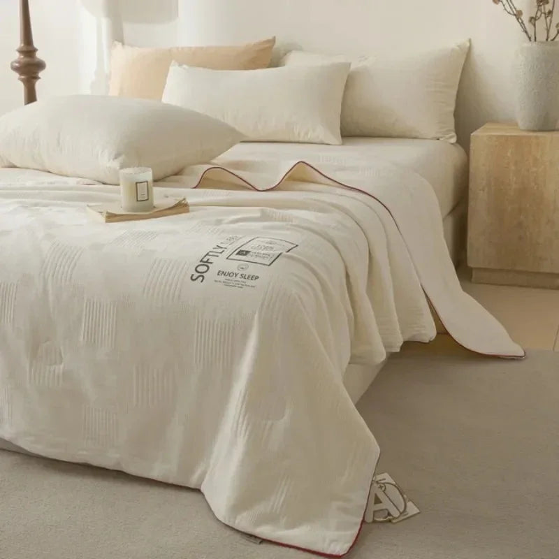 Jacquard Quilt Bedding with Woven Pattern in Four Fill Weights and Two Bed Sizes